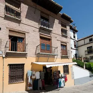 Spacious Sunny And Quiet Albayzin Apartment Granada